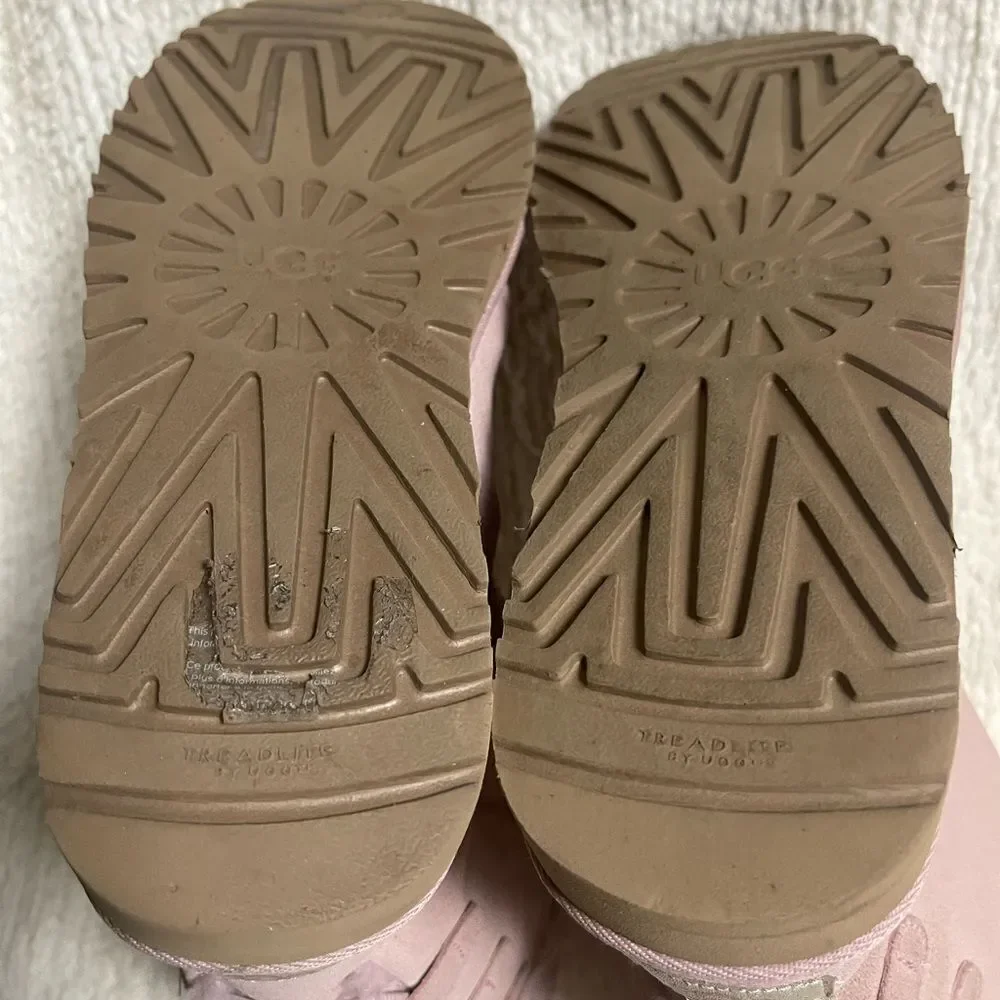 UGG Continuity leather suede light Pink short Boots gros grain ribbon accentSZ11